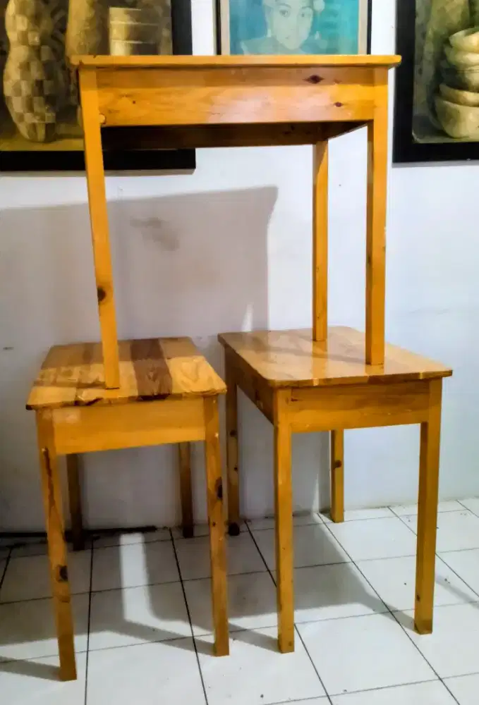 Jual meja makan ukuran sedang bahan kayu jati Belanda (BACA DESKRIPSI)