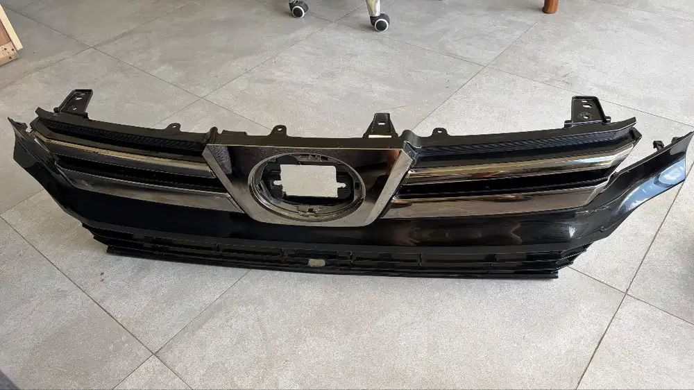 RADIATOR GRILLE TOYOTA ALPHARD / VELLFIRE OEM JAPAN BEKAS ORIGINAL