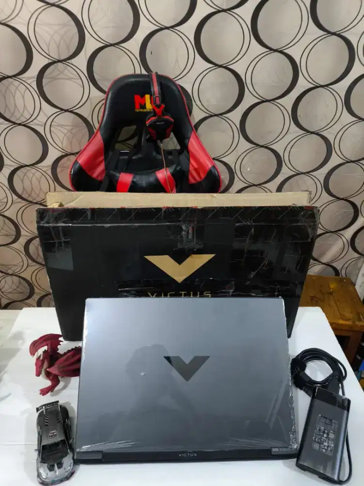 [NVIDIA RTX] Laptop Gaming HP Victus 15 Ryzen 7 7735HS RTX Mulus!
