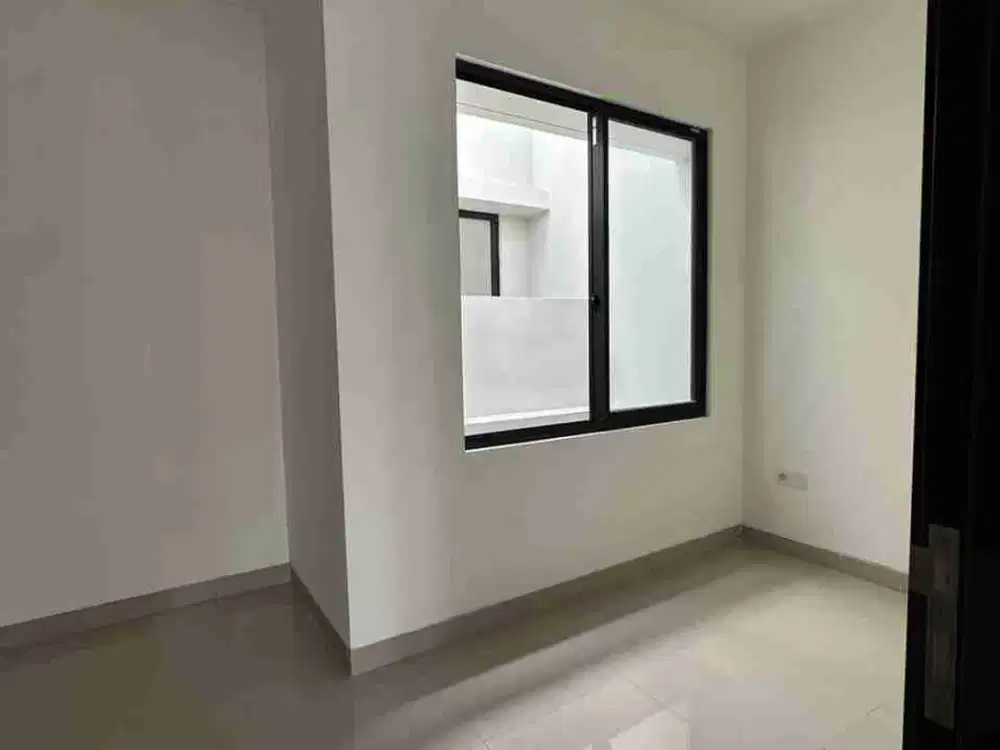 Sewa Rumah Florida Kosongan 2 lantai Pik 2