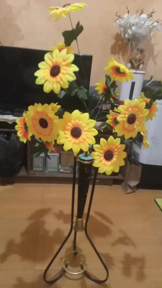 Bunga matahari + pot hitam
