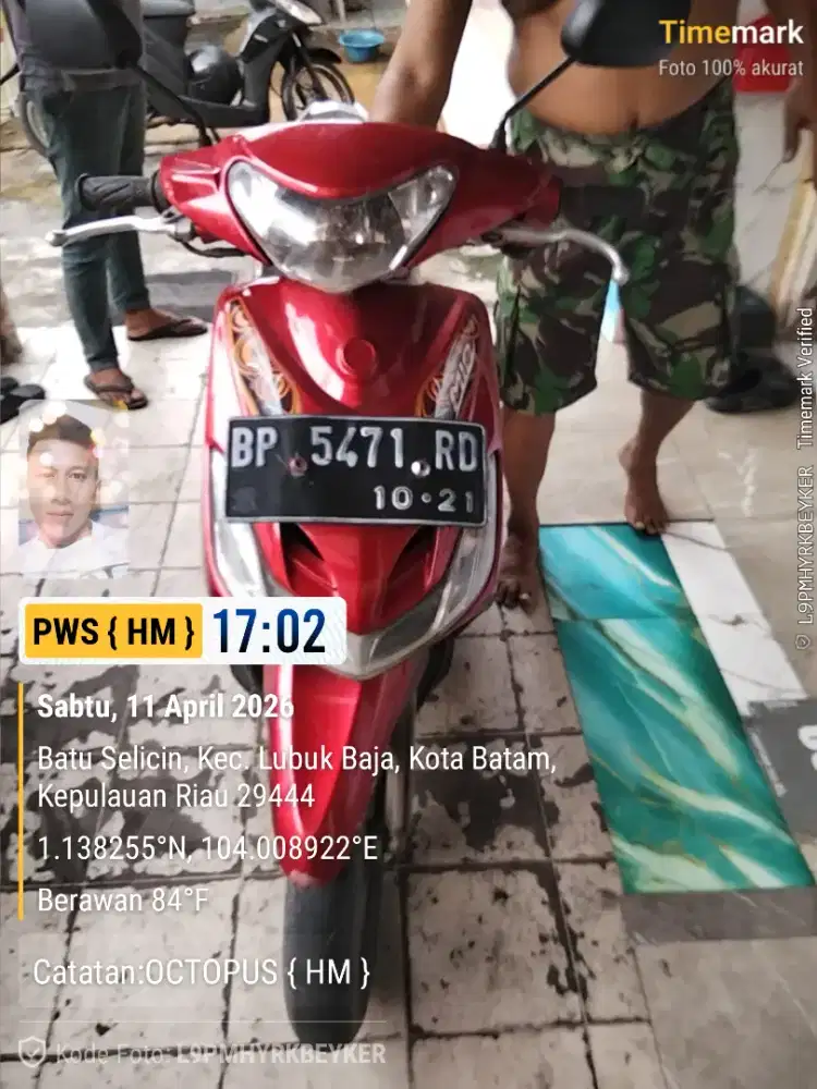 Menjual sepeda motor