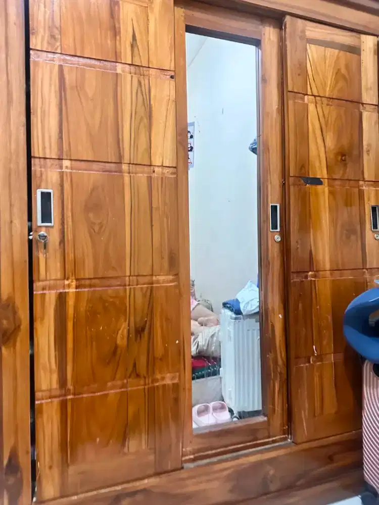 Lemari jari 3 pintu seleding