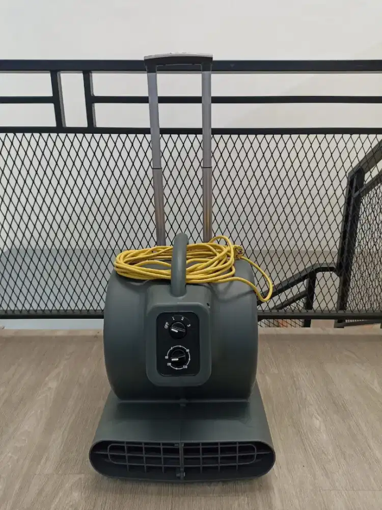 Di jual Carpet Blower Krisbow
CB-900N 900W - Kondisi Mulus Sprti baru