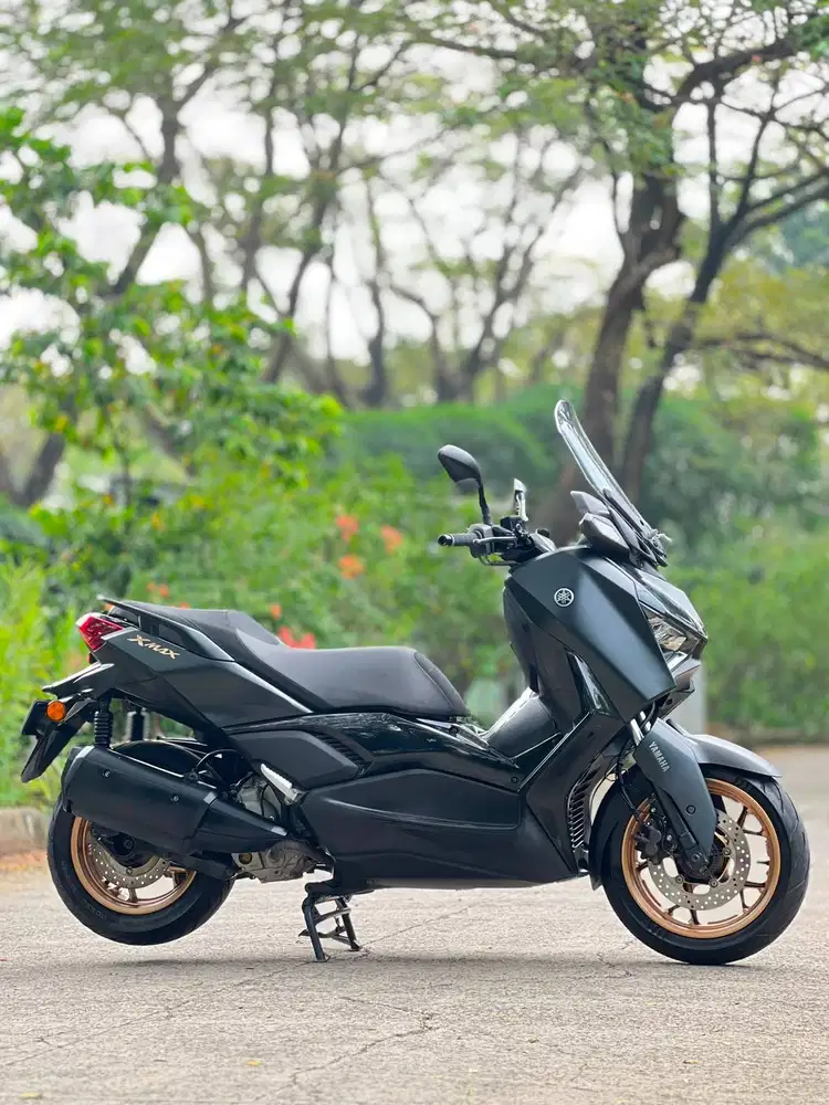 YAMAHA NEW XMAX 250 ABS CONNECTED HITAM 2024 KM LOW PAJAK PAJANG MULUS