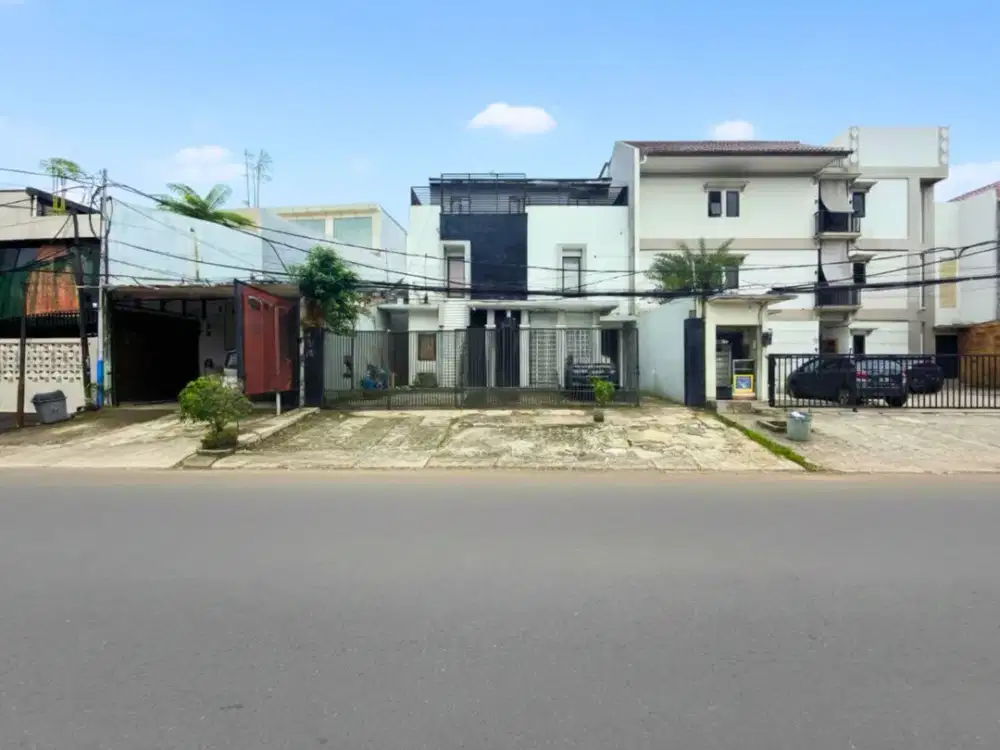 Kost Ekslusif 3 Lantai, Akses Jalan Utama di Tebet Timur !