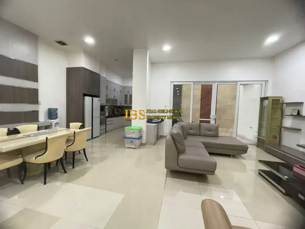 Dijual Rumah 2,5 Tingkat di Komplek Mutiara Residence Jalan RS. Haji - Medan