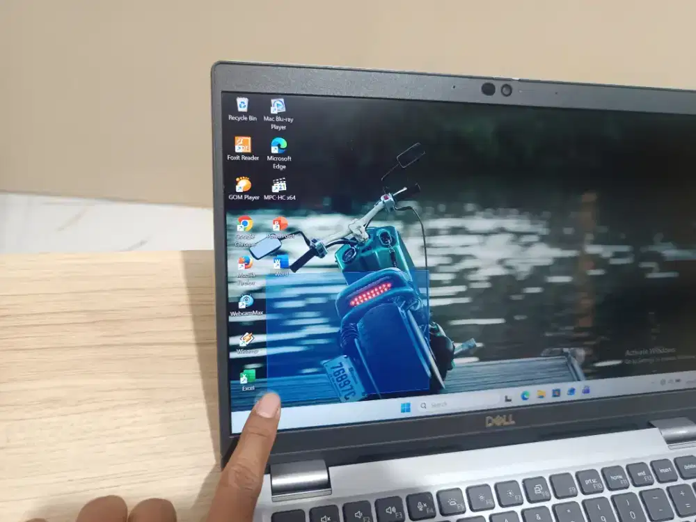 Dell core i5-1145G7 touchscreen,ram 16GB,SSD 256GB,murah jg normal