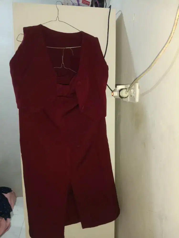 Setelan vest dan rok span