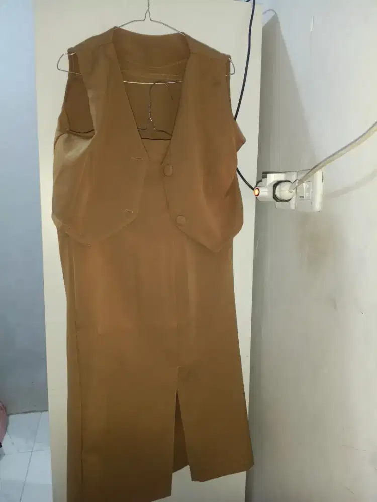 Setalah vest dan rok span