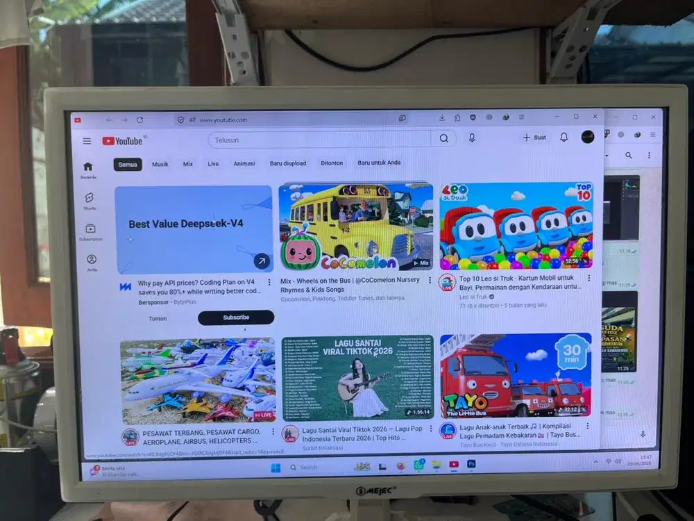 LCD MONITOR PC KOMPUTER 19