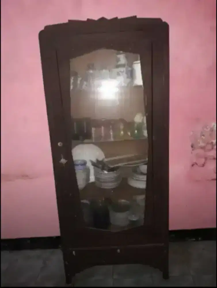 lemari jati hias kuno antik