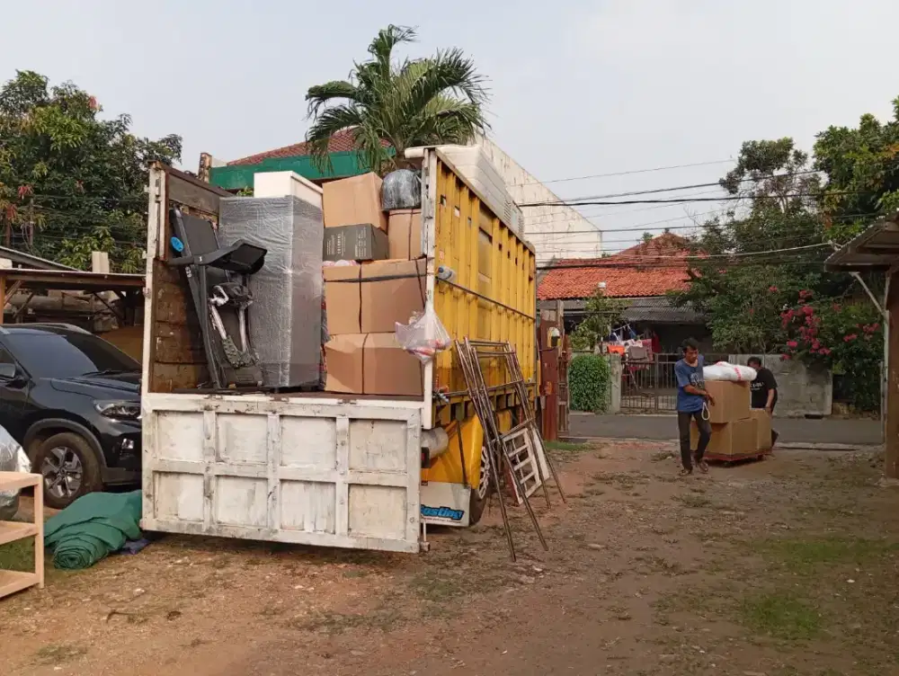 Sewa truk pindahan rumah aman nyaman dan terpercaya