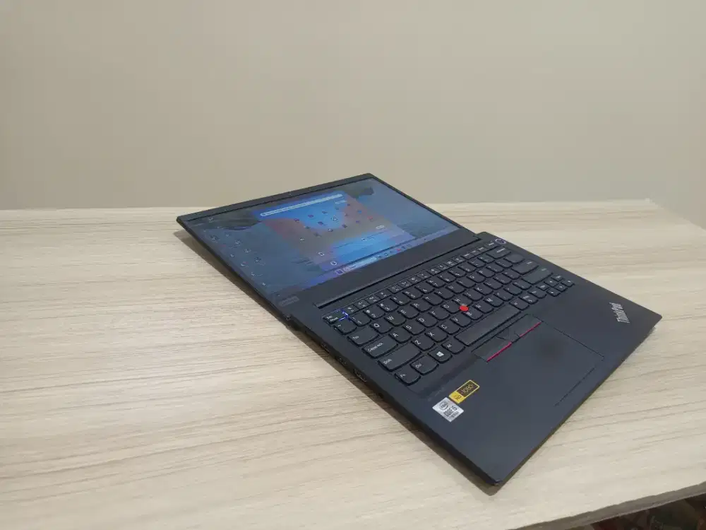 Thinkpad E14 core i5-10210U dg SSD 256GB,Ram 8GB,MANTAP