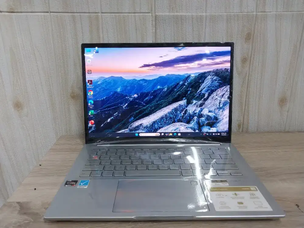 ASUS VIVOBOOK M1403QA/RYZEN 7 5800H/Ram 16GB/SSD 512 GB