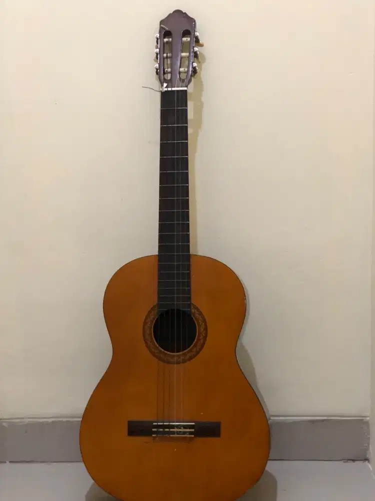 Gitar Yamaha Klasik C-40, pemakaian 2bulan