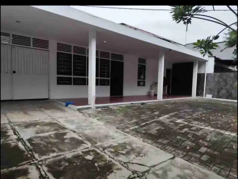 Di Sewakan Rumah  di Kebayoran Baru Dekat Senopati