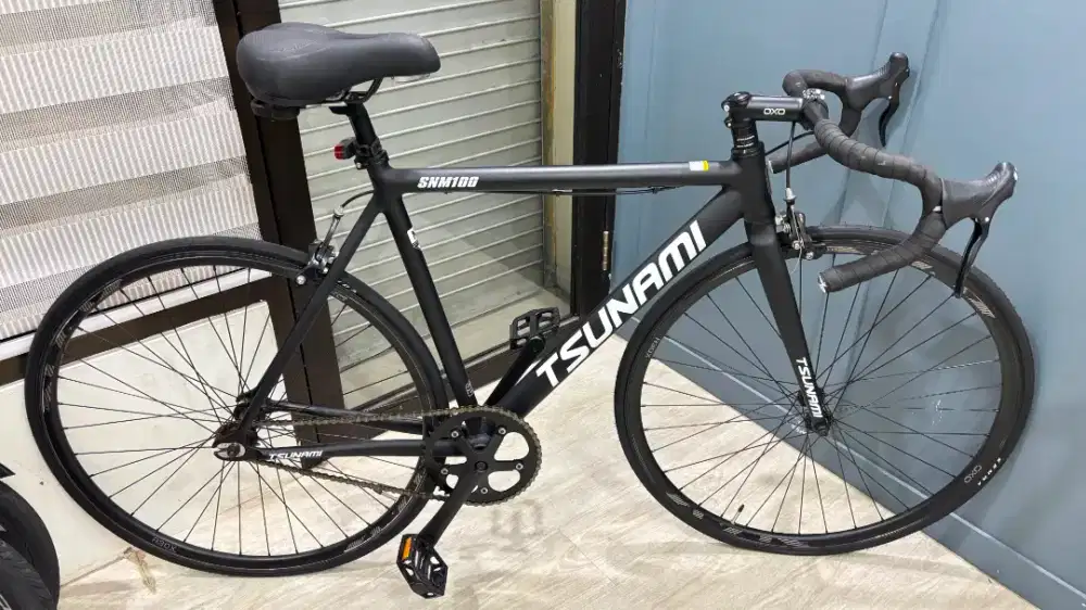 Sepeda Fixie Tsunami SNM100 Hitam