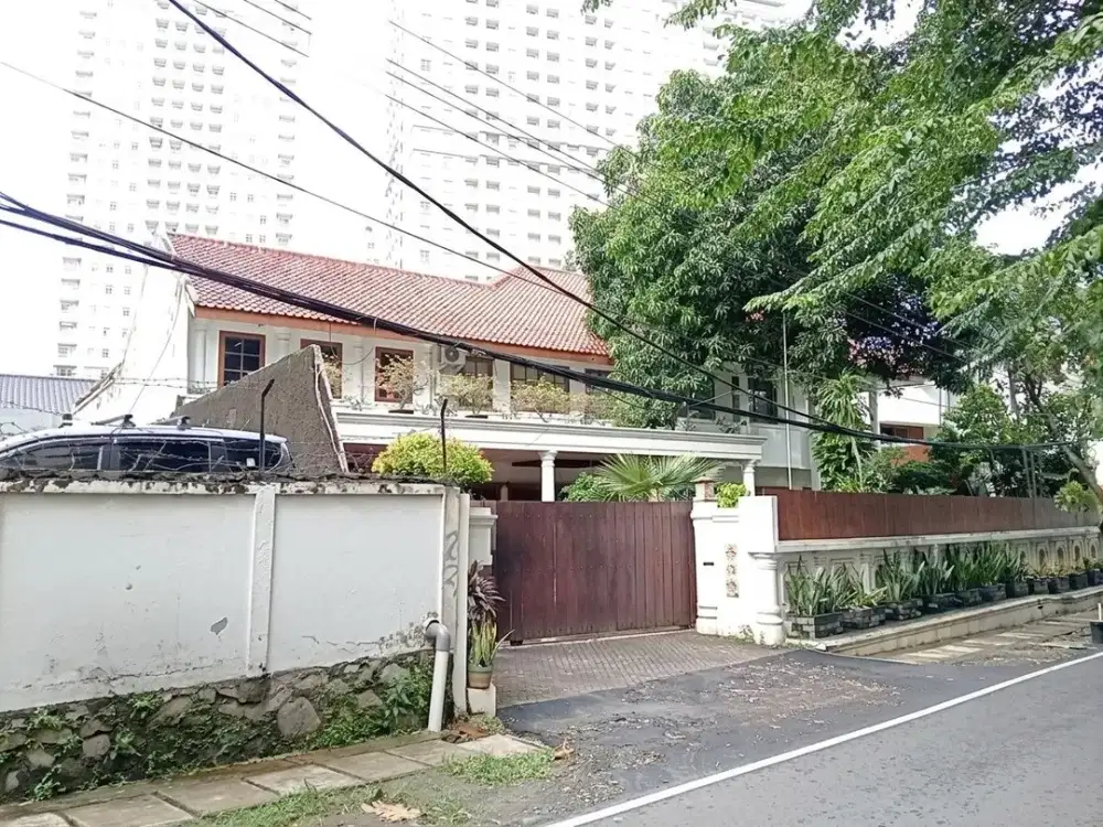 Rumah 2Lt Dengan Private Pool Di Permata Berlian Permata Hijau