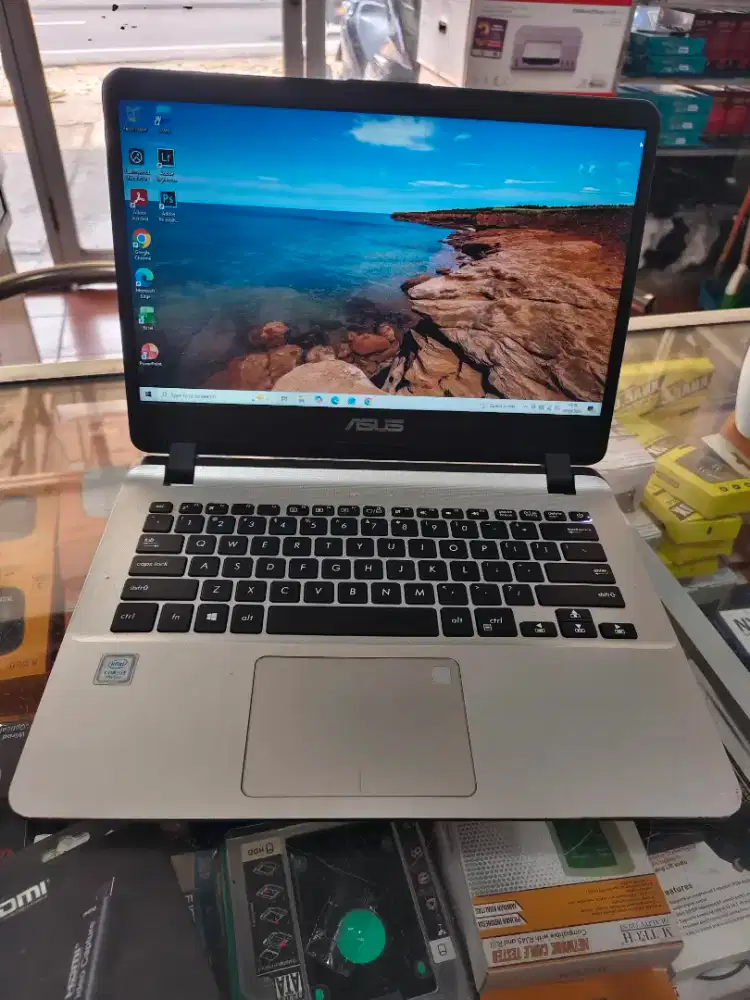 Laptop Asus Core i3 gen 7