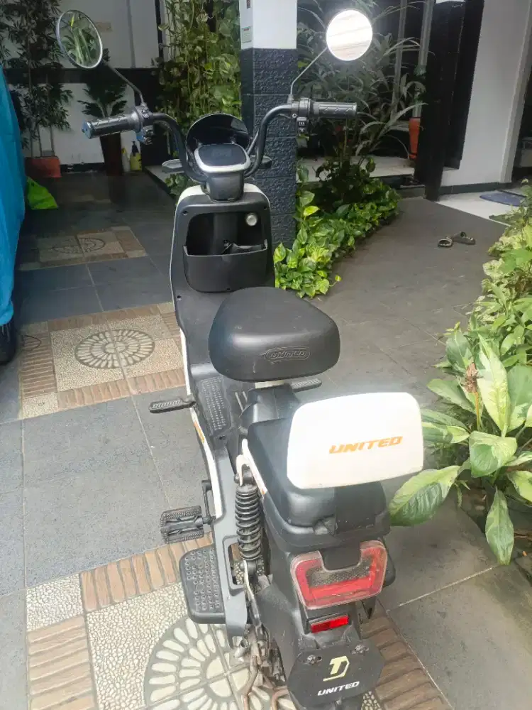 Jual sepeda listrik merk United Salvador SE