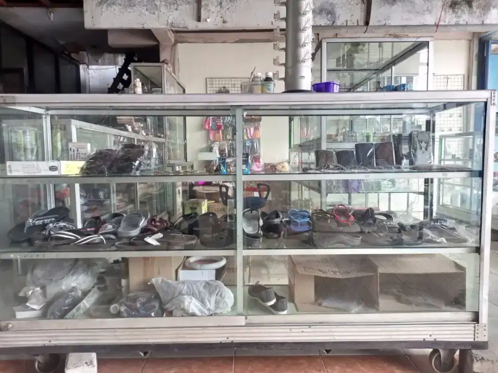Etalase bekas panjang 2 Meter