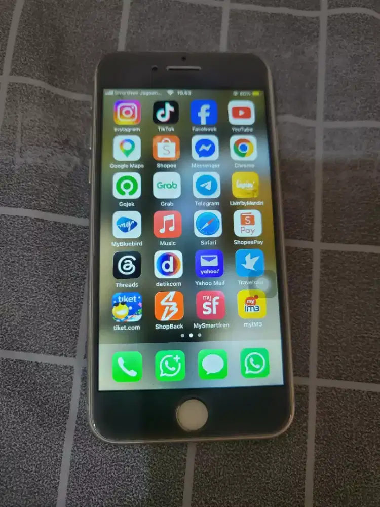 iphone 8 64GB minus