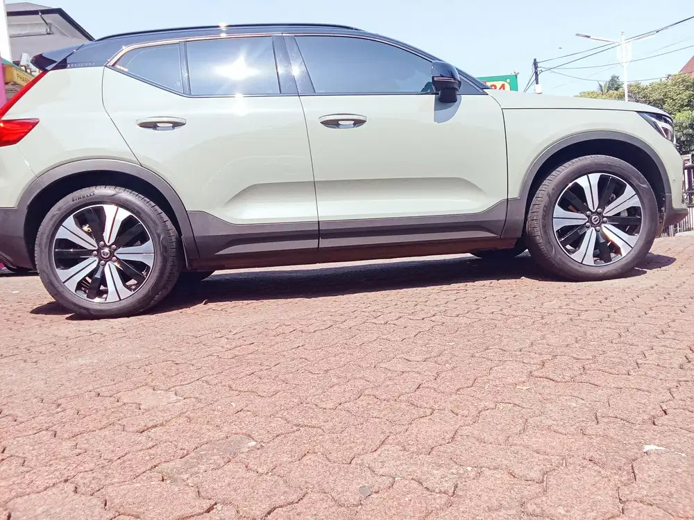 Volvo XC60 2023 Listrik