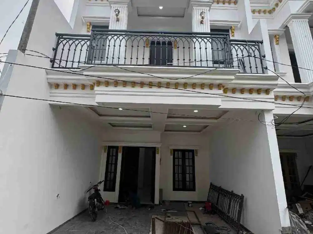 Rumah Mewah 3 Lantai Dekat Puskesmas Grogol Limo Depok