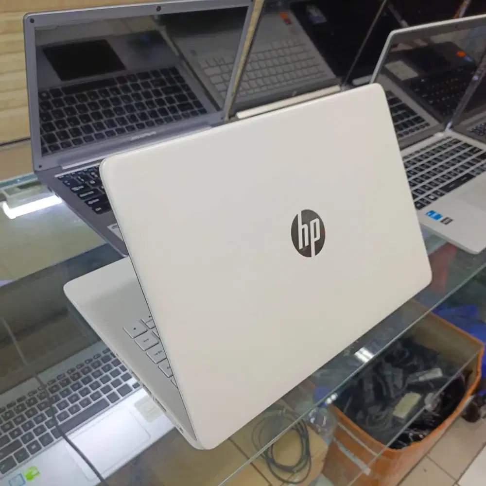 Laptop hp 14 AMD 3020e Ram 8gb SSD 128GB + MMC 64GB 14inc Touchreen