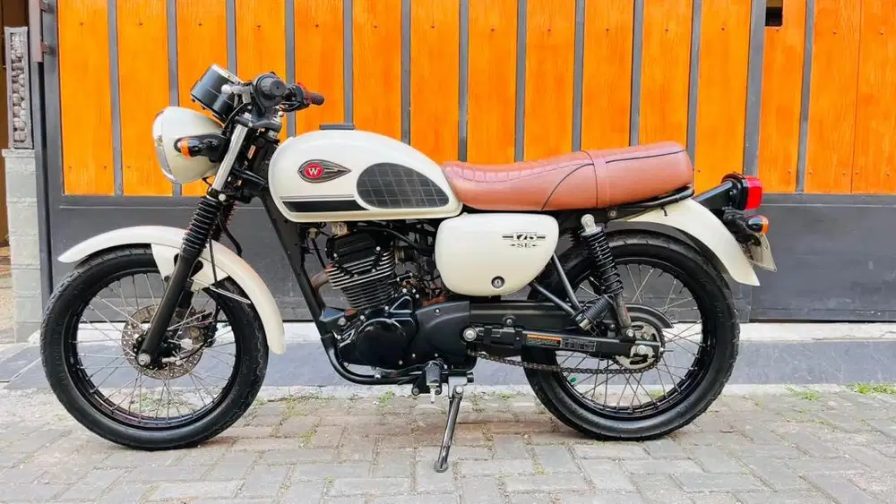 Kawasaki W175 SE 2022 Putih Kondisi Istimewa