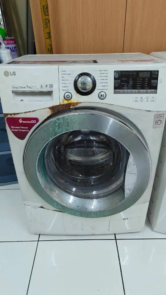 Mesin cuci LG kapasitas 7KG Inverter direct drive