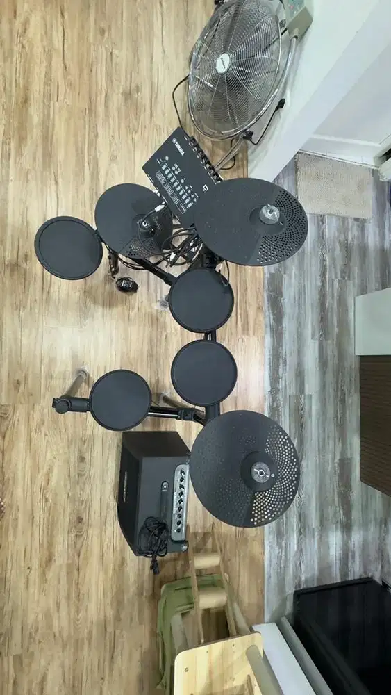 Yamaha DTX452K Electronic Drum Original + Amplifier Legacy LK60 60W