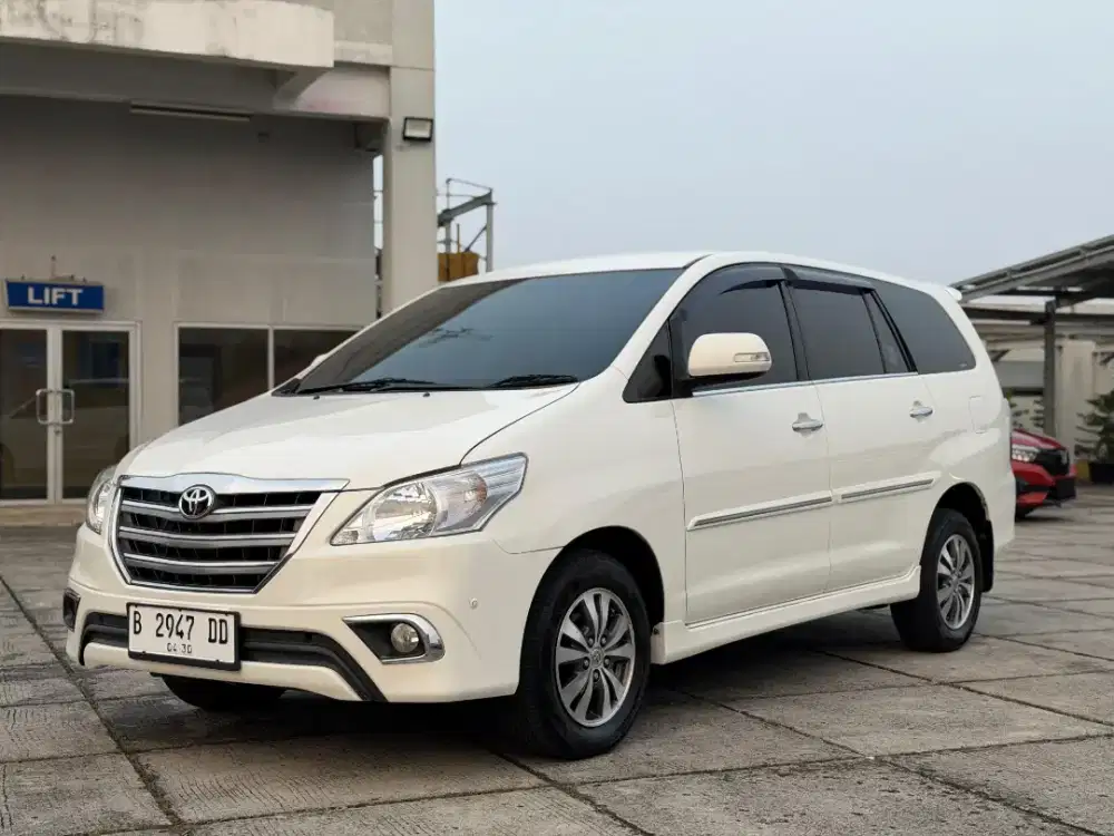 Innova V at diesel 2015