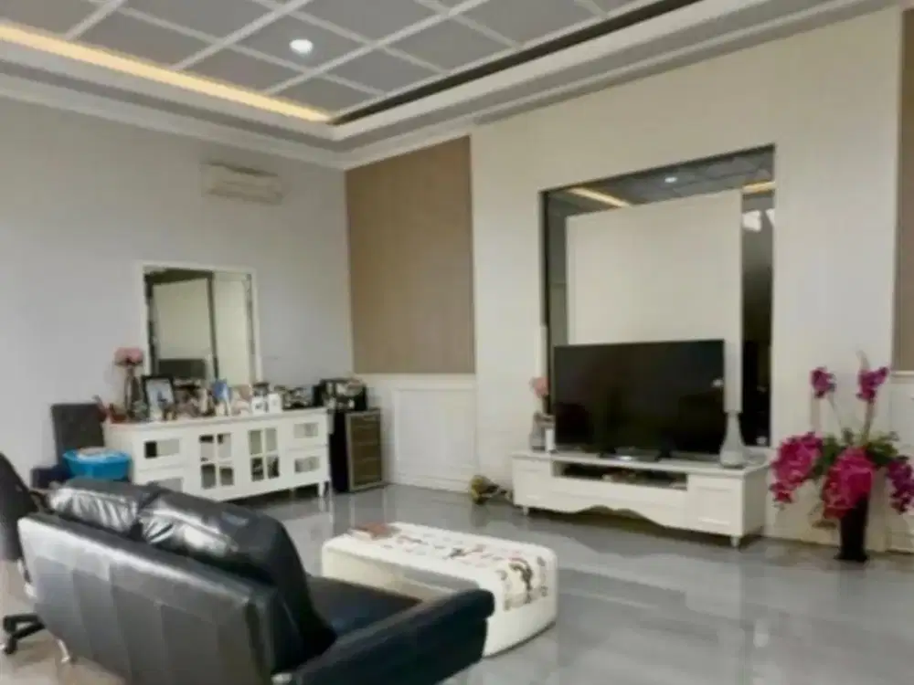 Dijual Rumah Mewah Graha Famili Minimalis Strategis Siap Huni