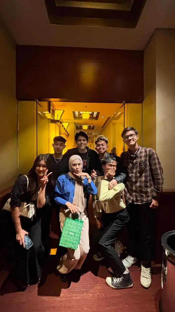 Butuh editor dan manager