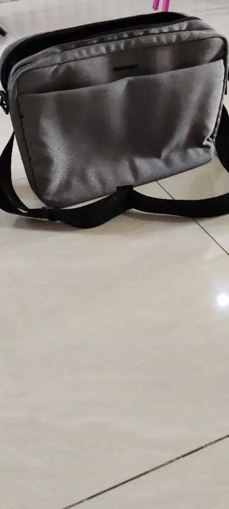 Tas Selempang Branded Original Premium, Kondisi Sangat Bagus & Terawat