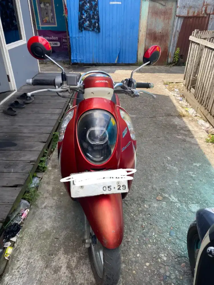 JUAL MOTOR SCOOPY 2014
