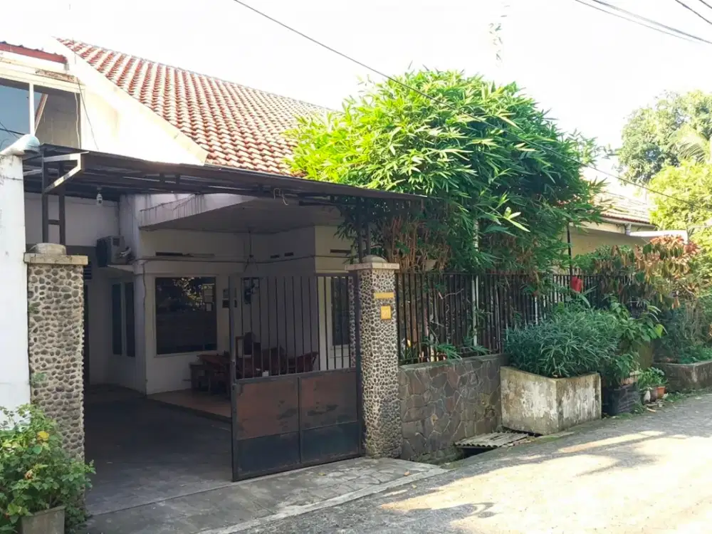 DI JUAL CEPAT !! RUMAH DI TEBET UTARA. 500 M DARI STASIUN TEBET, JAKARTA-SELATAN.