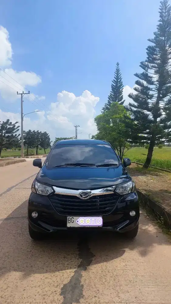 Daihatsu Xenia 1.3 X M/T Tahun 2018
Pakaian Pribadi