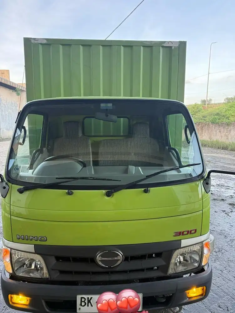 Hino dutro 110 SD-L Box tinggi