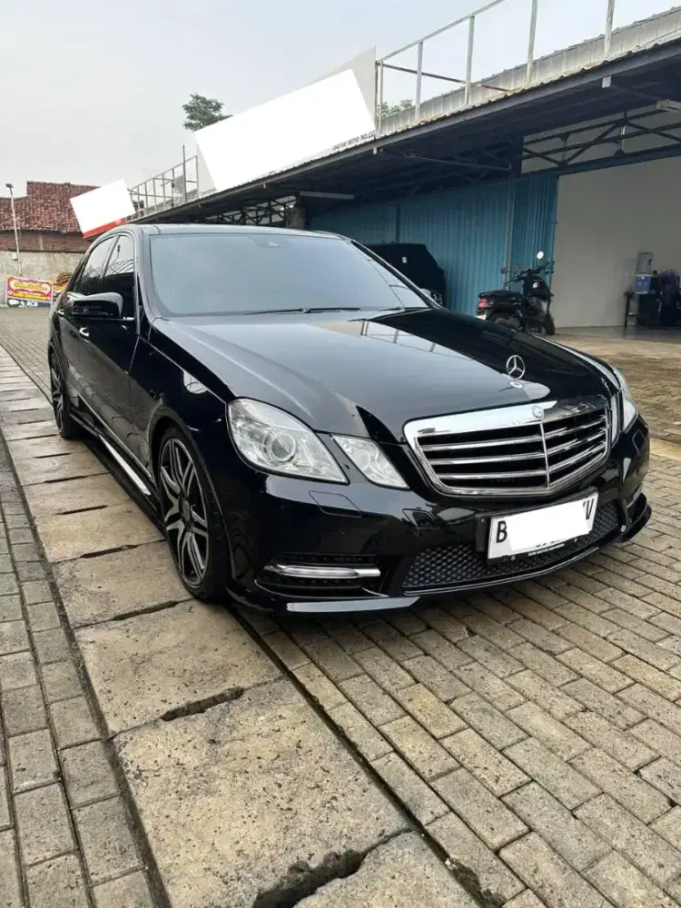 Mercy E300 AMG 2012 - low KM
