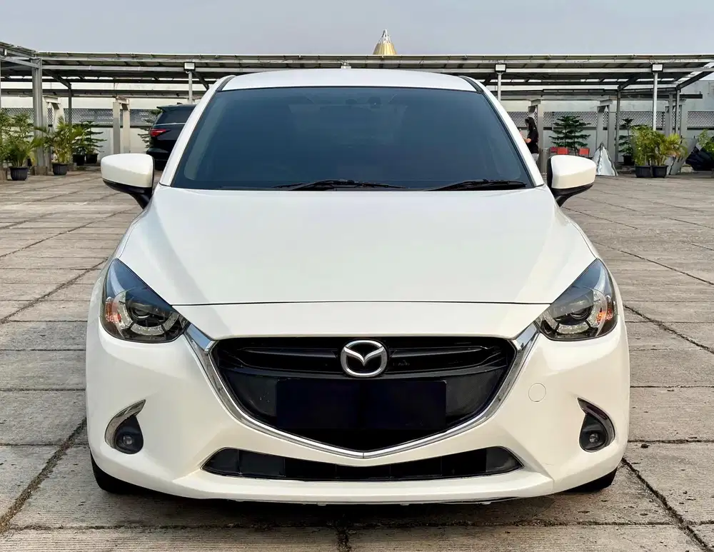 [DP 30JT] MAZDA 2 R AT 2017 PUTIH ISTIMEWA TT 2016 MATIC