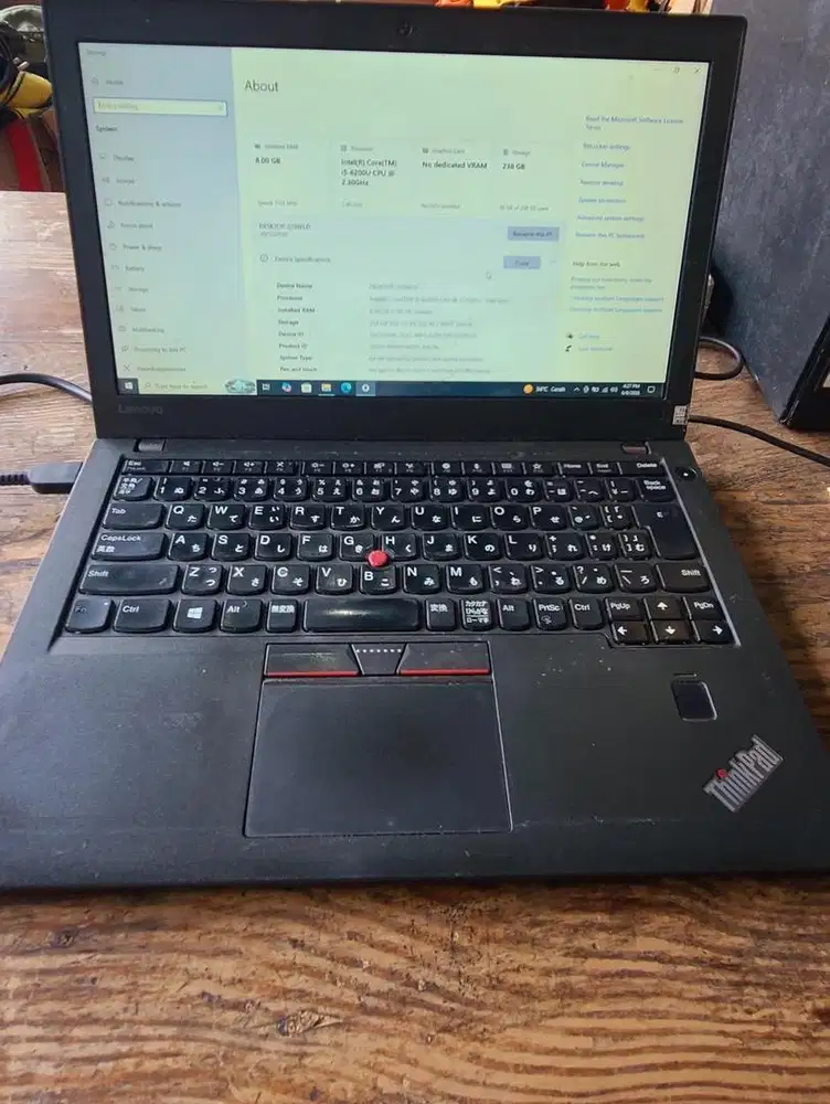 Laptop second no minez LENOVO THINKPAD X270 RAM 8GB SSD 256GB