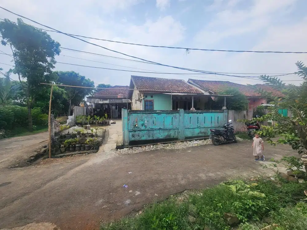 DIJUAL RUMAH HOEK PERUM SURADITA CISAUK (NEGO) DEKAT STASIUN CISAUK