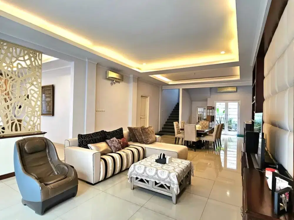 Dijual Rumah Mewah Strategis 2 Lantai Ada Swimming Pool Dekat Blok M Plaza di Mampang Jaksel Lr-11348