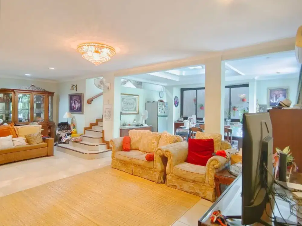 Dijual Rumah Strategis 2 Lantai Dalam Cluster Ada Kolam Ikan Dekat Bxc Mall di Bintaro Tangsel Lr-9120