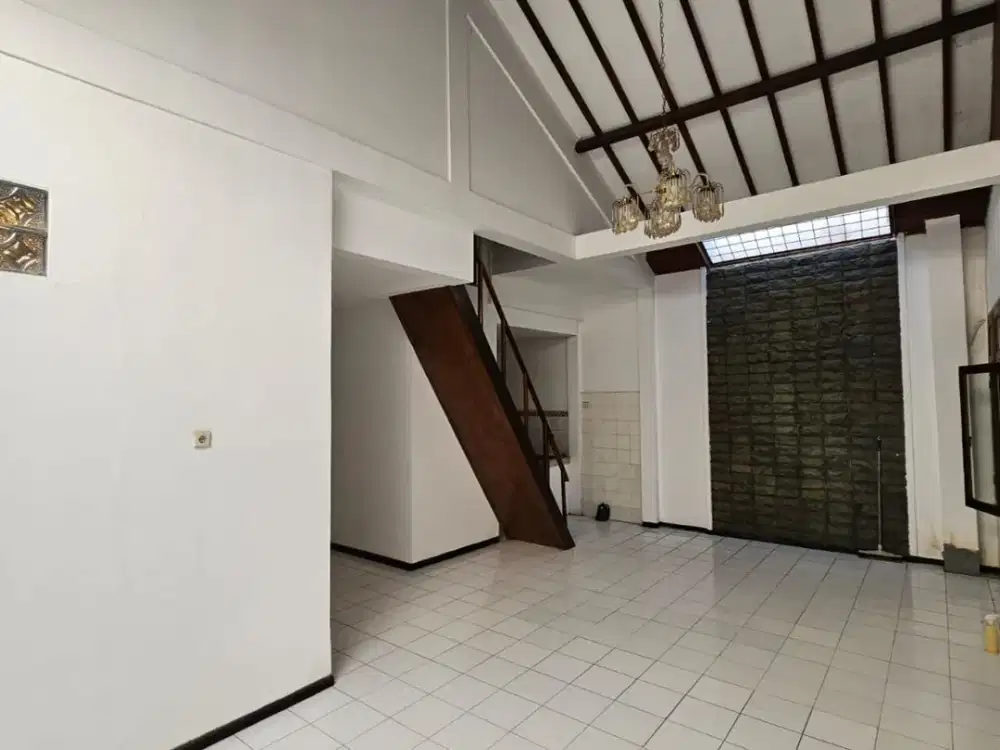 Dijual Rumah Strategis 1 Lantai Dekat Pondok Indah Mall dan MRT Lebak Bulus di Pondok Indah Jaksel Lr-12856