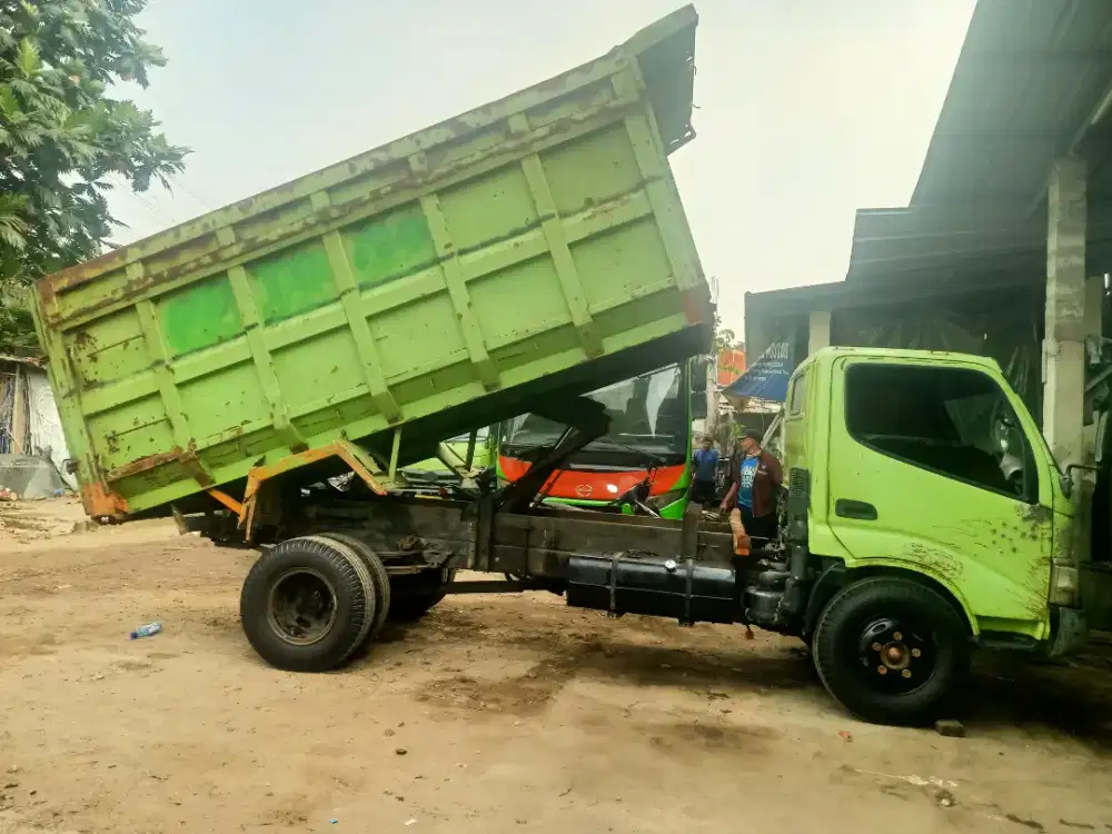 HINO DUTRO 130HD DUMP TRUK