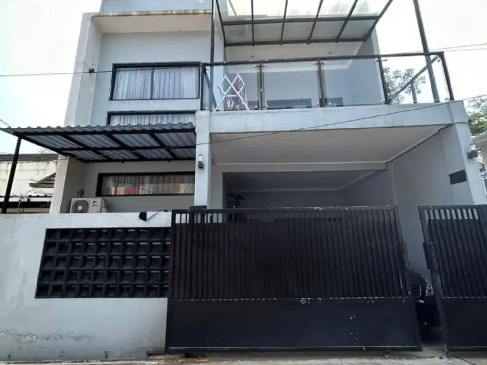 RUMAH DALAM KOMPLEK DENGAN LOKASI STRATEGIS DAN NYAMAN